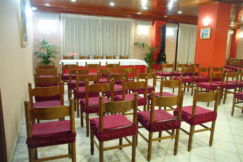 Hotel Virgilio تروبيا المظهر الخارجي الصورة