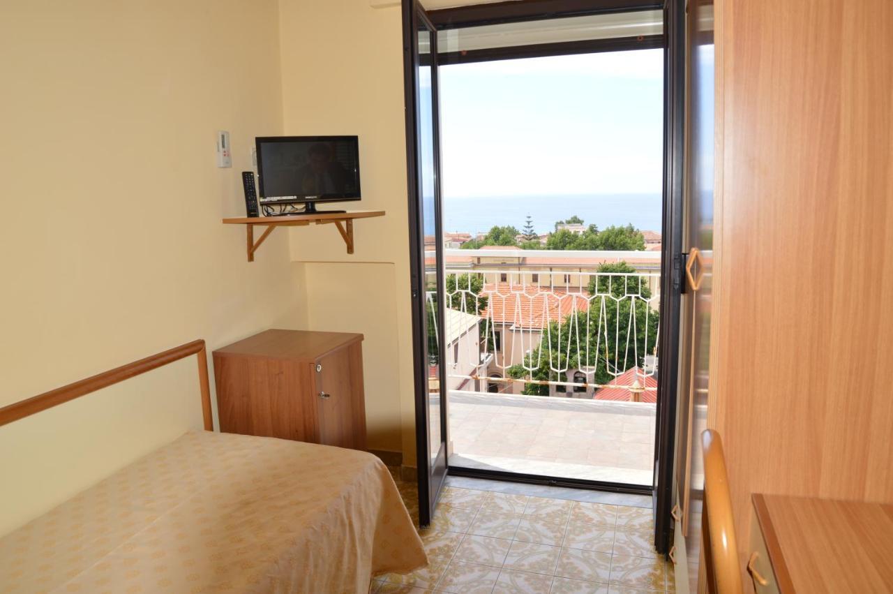 Hotel Virgilio تروبيا المظهر الخارجي الصورة