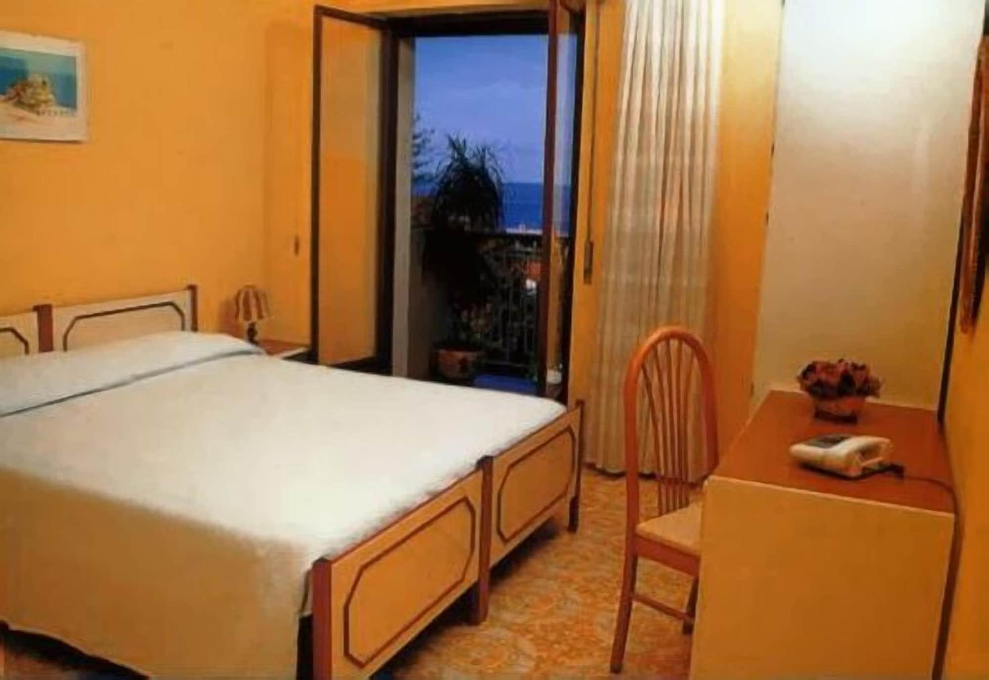 Hotel Virgilio تروبيا المطعم الصورة