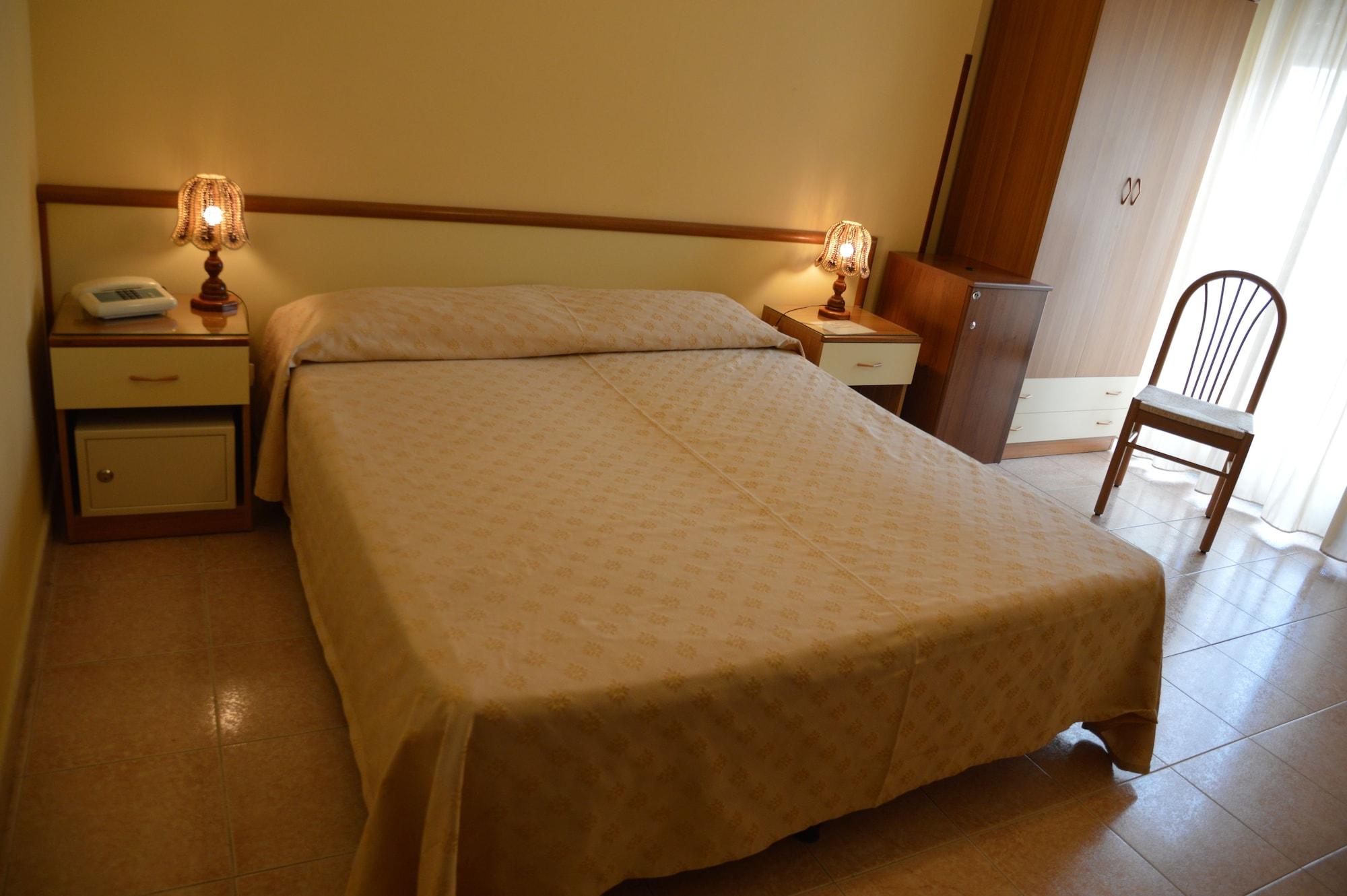 Hotel Virgilio تروبيا المظهر الخارجي الصورة