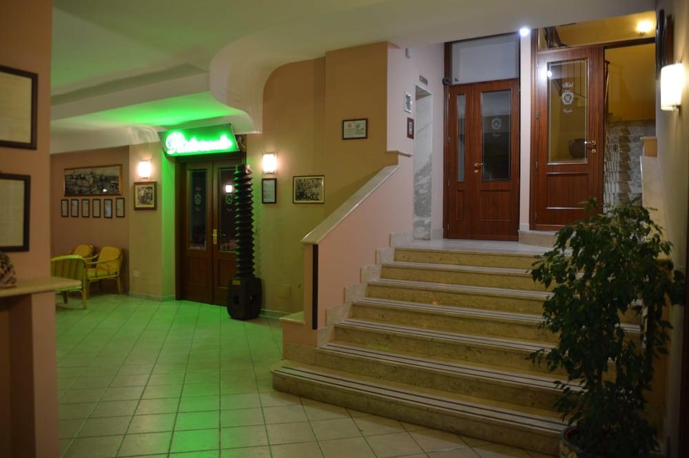 Hotel Virgilio تروبيا المظهر الخارجي الصورة