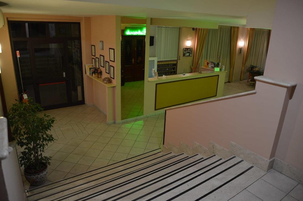 Hotel Virgilio تروبيا المظهر الخارجي الصورة