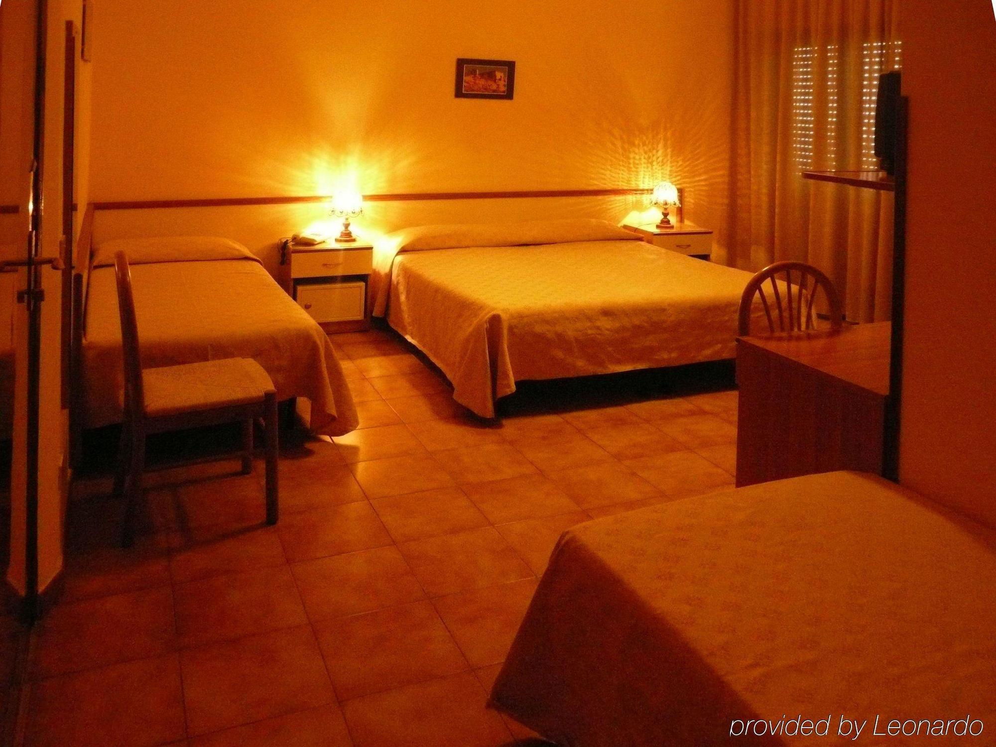 Hotel Virgilio تروبيا الغرفة الصورة