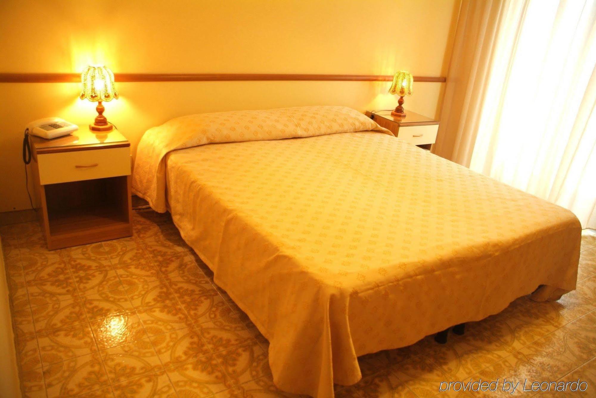 Hotel Virgilio تروبيا الغرفة الصورة