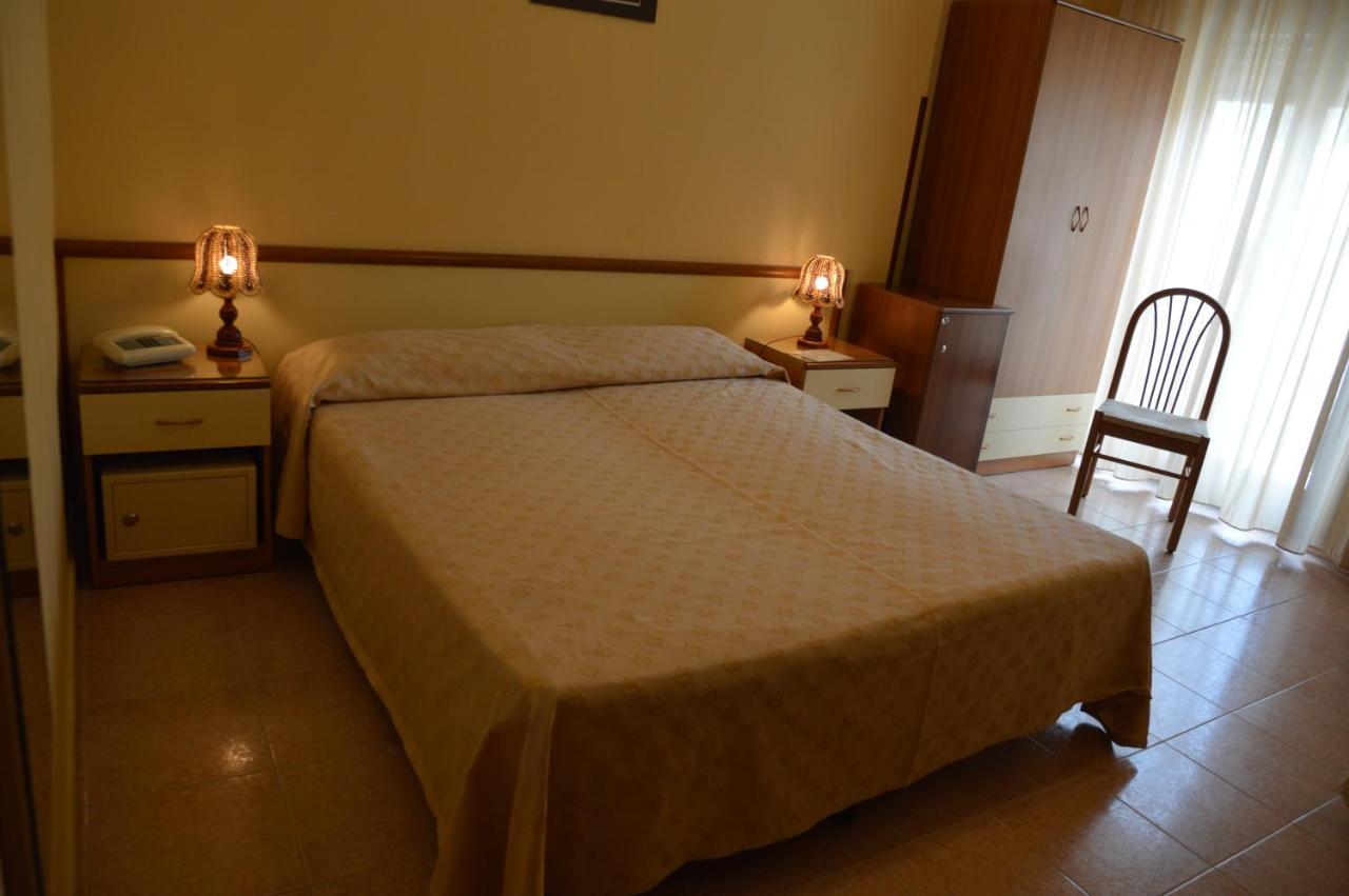 Hotel Virgilio تروبيا المظهر الخارجي الصورة
