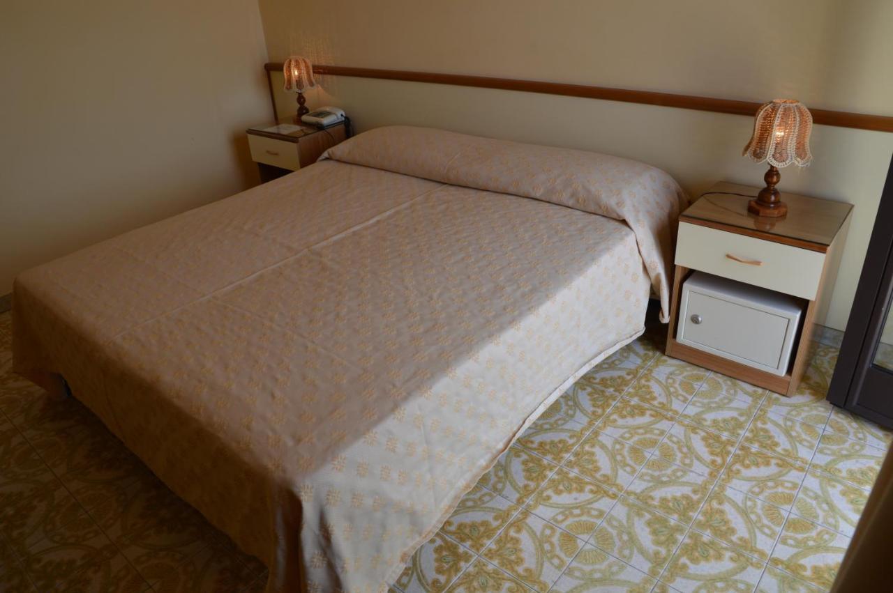 Hotel Virgilio تروبيا المظهر الخارجي الصورة